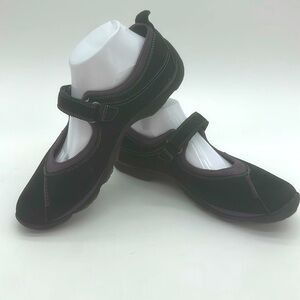 Ecco Black and Purple Flats with Comfort Design